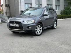 Mitsubishi Outlander. ��������, 4wd, 2.0 (170��.�.), ������, 205 000����. �� ����