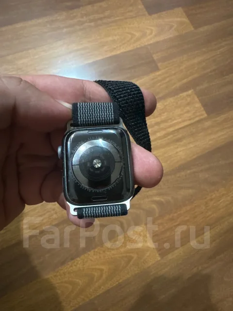 Apple Watch Series 4. IP68 ����