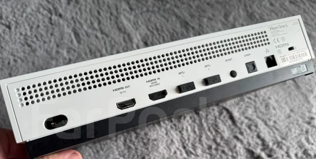 Microsoft Xbox One S ����