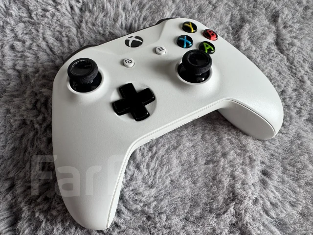 Microsoft Xbox One S ����
