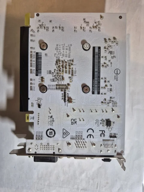 GeForce GT 730 ����