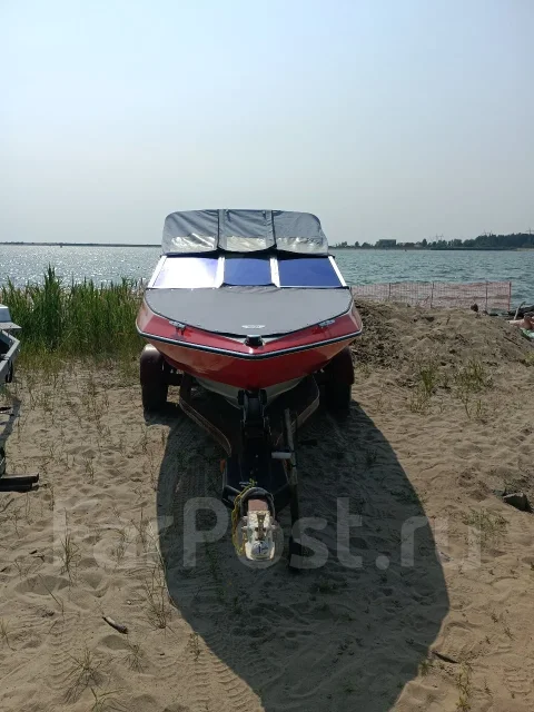 Maxum. 1995 ���, ����� 5,4��., ��������� ���������, 90��.�., ������ ����