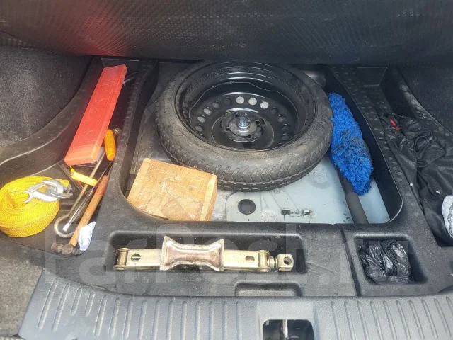 Nissan Tiida Latio. �������, 4wd, 1.5 (109��.�.), ������, 170 000����. �� ����