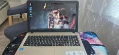 Asus X540S. 15.6", 1,6����, ��� 2048 ��, ���� 450���, WiFi: 1, Bluetooth: 1, ����������� �� 4��. ����