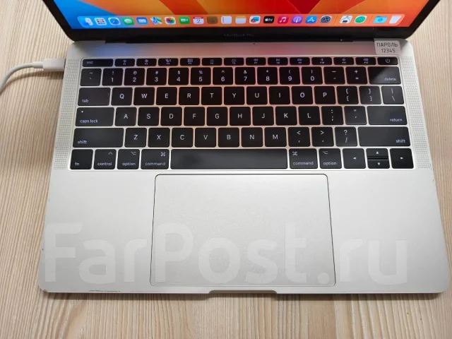 Apple MacBook Pro 13 2017 Mid. 13", 4,2����, ��� 8 ��, ���� 512���, WiFi: 1, Bluetooth: 1, ����������� �� 2��. ����