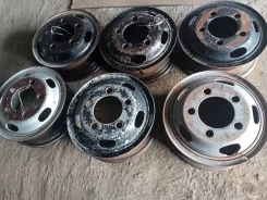 Nissan. 5.5x16", 5x203.2 ����