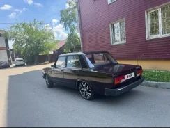 ���� 2105. ��������, ������, 1.6 (73��.�.), ������, 32 600����. �� ����