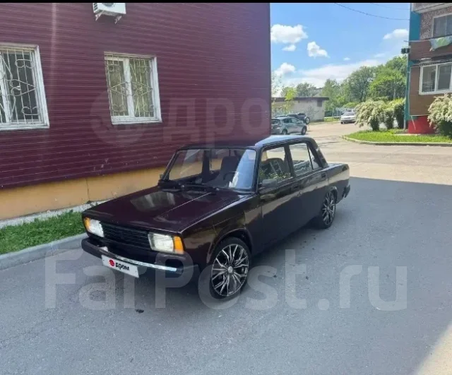 ���� 2105. ��������, ������, 1.6 (73��.�.), ������, 32 600����. �� ����