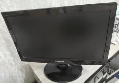 Samsung. 20" ����
