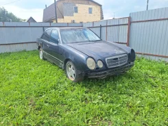 Mercedes-Benz E-Class ����