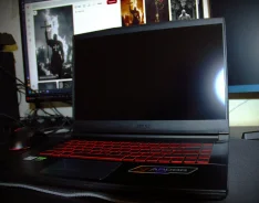 MSI. 15.6", 2,5����, ��� 8 ��, ���� 476���, WiFi: 1, Bluetooth: 1 ����