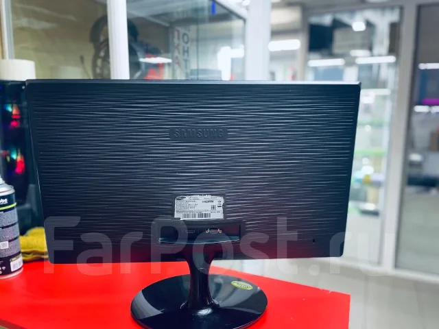Samsung. 24", ���������� �� (LCD, LED, QLED) ����