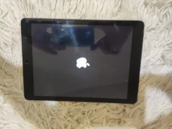 Apple iPad Air. 9.7 ������, ������ 32 �� ����