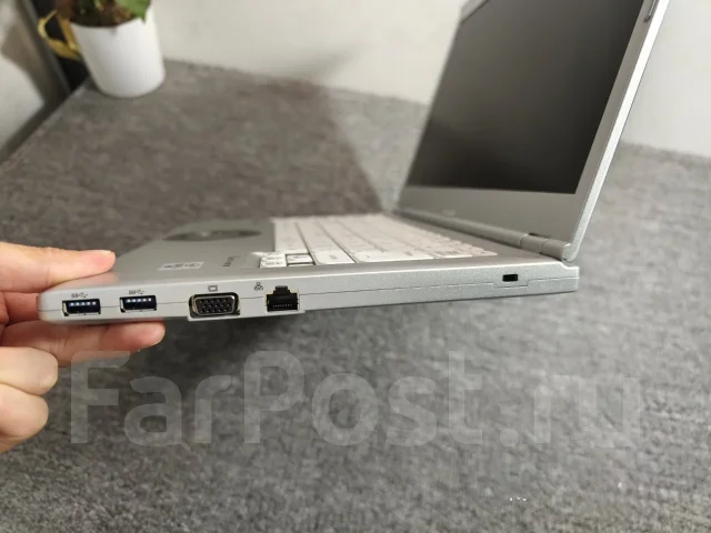 Panasonic Let's Note. 14.1", 2,6����, ��� 8 ��, ���� 256���, WiFi: 1, Bluetooth: 1, ����������� �� 5��. ��� ����� �� ������������ ����