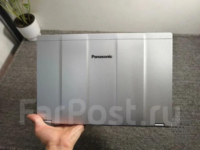 Panasonic Let's Note. 14.1", 2,6����, ��� 8 ��, ���� 256���, WiFi: 1, Bluetooth: 1, ����������� �� 5��. ��� ����� �� ������������ ����