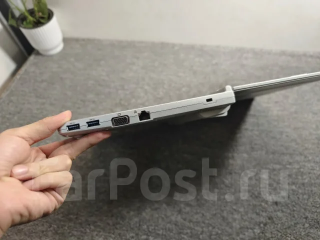 Panasonic Let's Note. 12.5", 2,6����, ��� 16 ��, ���� 256���, WiFi: 1, Bluetooth: 1, ����������� �� 5��. ����