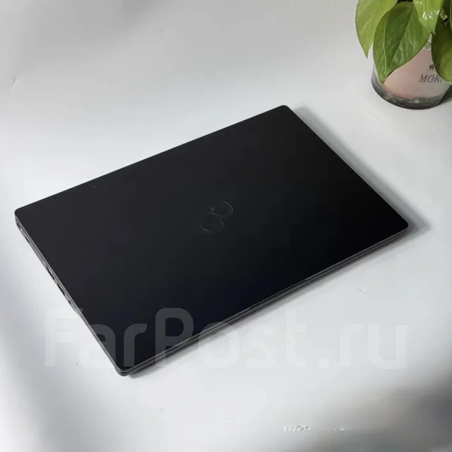 Fujitsu LifeBook U. 13.3", 2,6����, ��� 8 ��, ���� 256���, WiFi: 1, Bluetooth: 1, ����������� �� 5��. ����