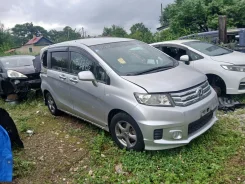Honda Freed Spike. GB3 ����