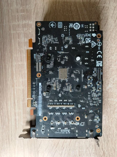 Radeon RX 6400 ����