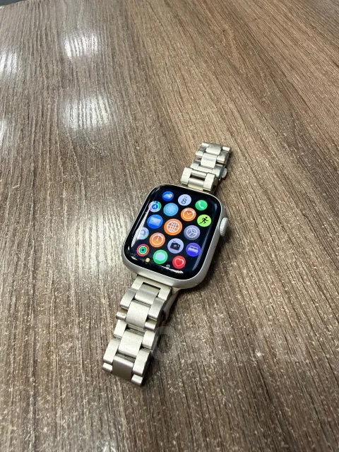 Apple Watch Series 8 ����