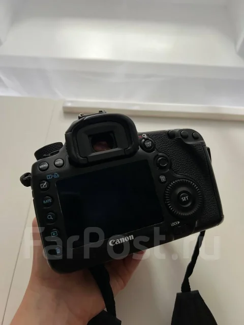 Canon EOS 5D Mark III. 20 � ����� ��, ���: 14� � ����� ����