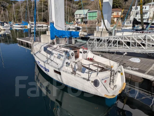 Beneatue Oceanis 320. ����� 9,23��., 1990 ���. ��� ����� �� ������������ ����