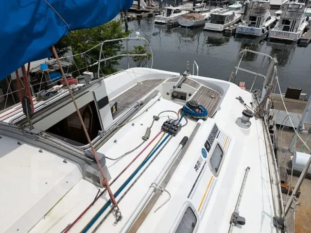 Beneatue Oceanis 320. ����� 9,23��., 1990 ���. ��� ����� �� ������������ ����