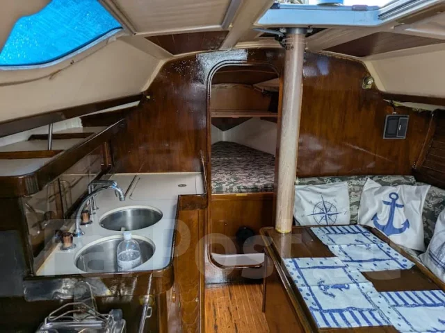 Beneatue Oceanis 320. ����� 9,23��., 1990 ���. ��� ����� �� ������������ ����