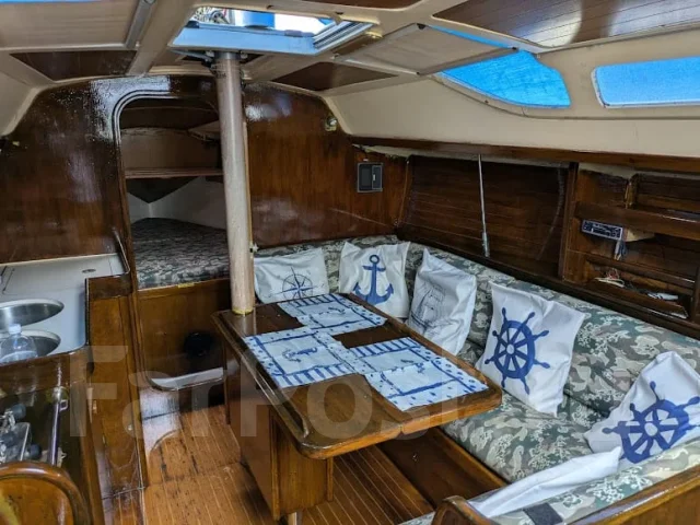 Beneatue Oceanis 320. ����� 9,23��., 1990 ���. ��� ����� �� ������������ ����