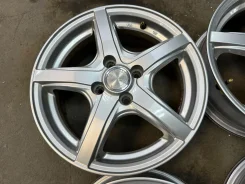 Dunlop Violento. 5.5x15", 4x100, ET42, �� 72,6���. ����
