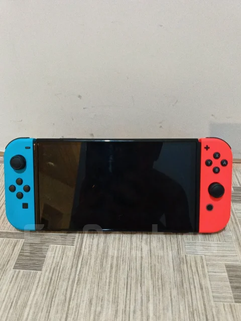 Nintendo Switch OLED ����