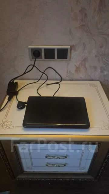 Samsung NF110. 10.1", 1,7����, ��� 1024 ��, ���� 250���, WiFi: 1, Bluetooth: 1 ����