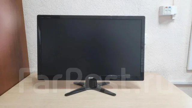 Samsung. 21", ���������� �� (LCD, LED, QLED) ����