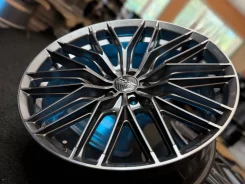 OZ Racing Gran Turismo. 8.5x19", 5x108, ET45 ����