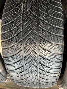 Bridgestone Blizzak LM-001