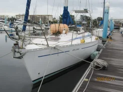 Beneteau First 375. ����� 11,3��., 1990 ���. ��� ����� �� ������������ ����