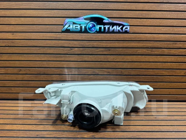 ���� ����� Toyota Sprinter E110 1995-2000� 811501E340 ����