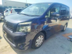 Toyota Voxy. ZRR70, 3ZR ����
