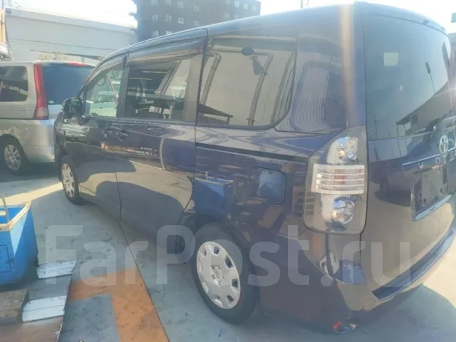 Toyota Voxy. ZRR70, 3ZR ����