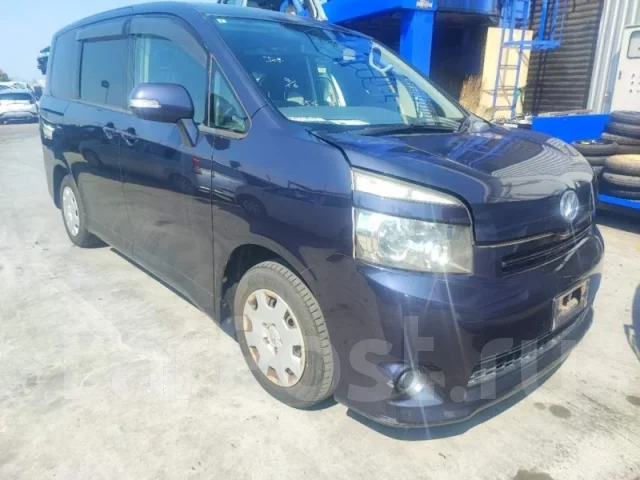 Toyota Voxy. ZRR70, 3ZR ����