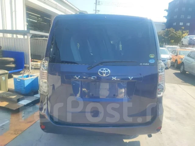 Toyota Voxy. ZRR70, 3ZR ����