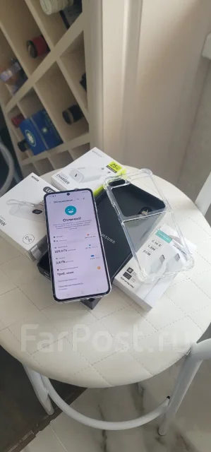 Samsung Galaxy Z Flip5. �/�, 256 ��, �������, 4G LTE, 5G, NFC, eSIM, ������� �������, ������������ ������� ����