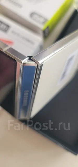 Samsung Galaxy Z Flip5. �/�, 256 ��, �������, 4G LTE, 5G, NFC, eSIM, ������� �������, ������������ ������� ����