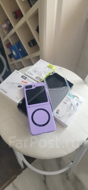 Samsung Galaxy Z Flip5. �/�, 256 ��, �������, 4G LTE, 5G, NFC, eSIM, ������� �������, ������������ ������� ����