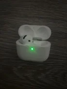 Apple AirPods 4 ����