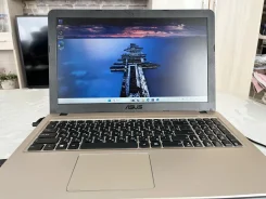 Asus VivoBook. 15.6", 1,1����, ��� 4 ��, ���� 238���, WiFi: 1, Bluetooth: 1 ����