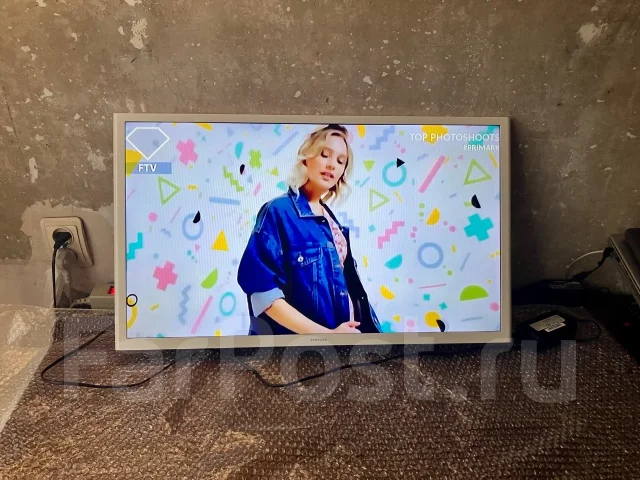 Samsung UE32J4710. LED ����