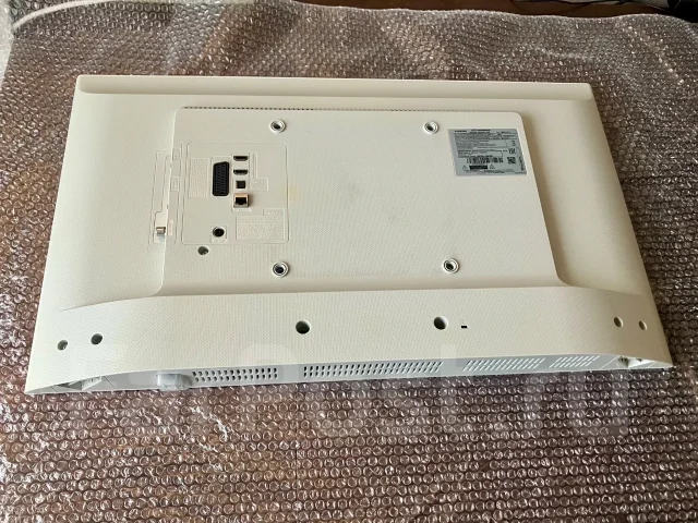Samsung UE32J4710. LED ����
