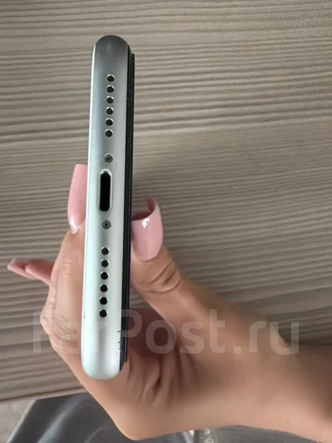 Apple iPhone 11. �/�, 64 ��, �����, 3G, 4G LTE ����