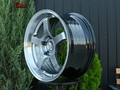 Advan Racing GT. 8.5x17", 5x100, ET33, �� 73,1���. ����